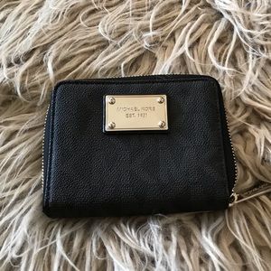 Michael Kors Bags - MK Ladies Signature Wallet (Black) Michael Kors Bags - MK Ladies Signature Wallet (Black)
